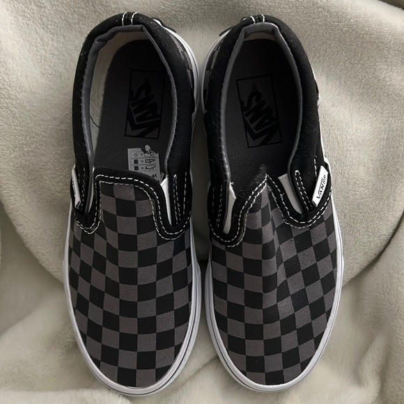 COPY - VANS- KIDS BLACK & GRAY CHECKERBOARD SLIP-ON SHOE. Size13 - Picture 1 of 2